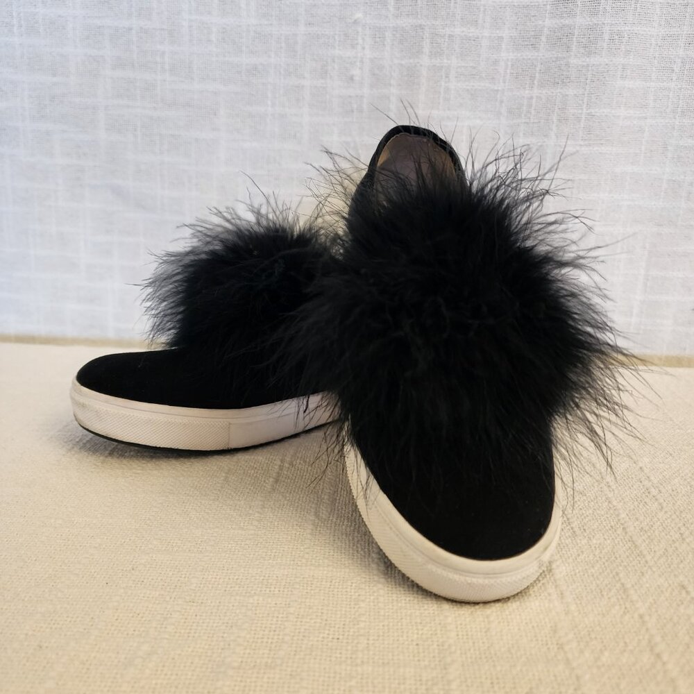 Steve Madden W 7 Emily Black faux Suede W/  Black Feather Pompom Sneaker   A252